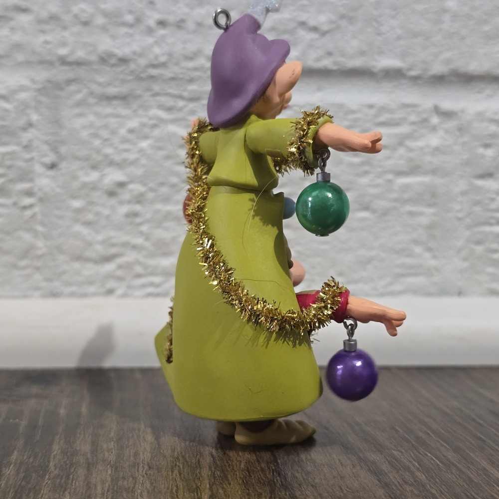 Hallmark Keepsake 2012 Ornament A Very Merry Christmas Tree Snow White 7 Dwarfs - Picture 2 of 7